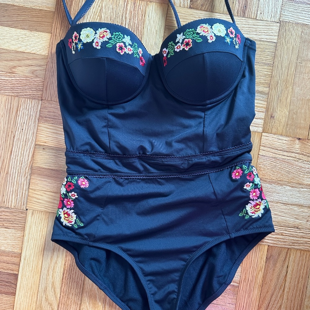 Johnny Was one piece embroidered swimsuit Size M